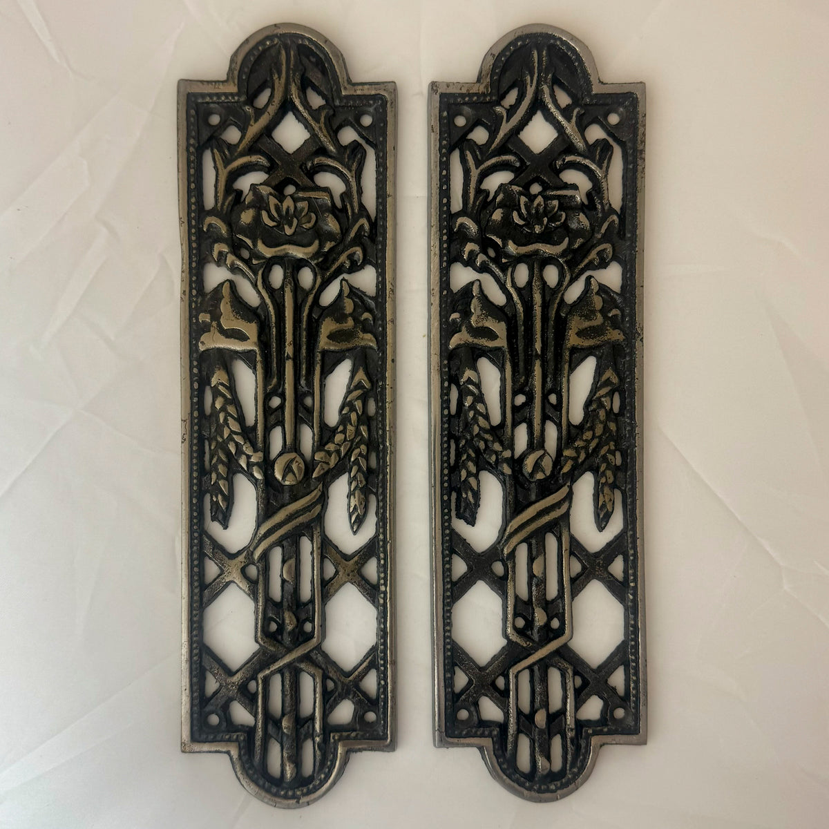 Reclaimed Cast Iron Primrose Finger Plates - 6 Pairs Available | The Architectural Forum