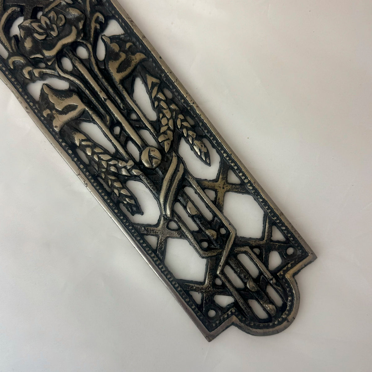 Reclaimed Cast Iron Primrose Finger Plates - 6 Pairs Available | The Architectural Forum