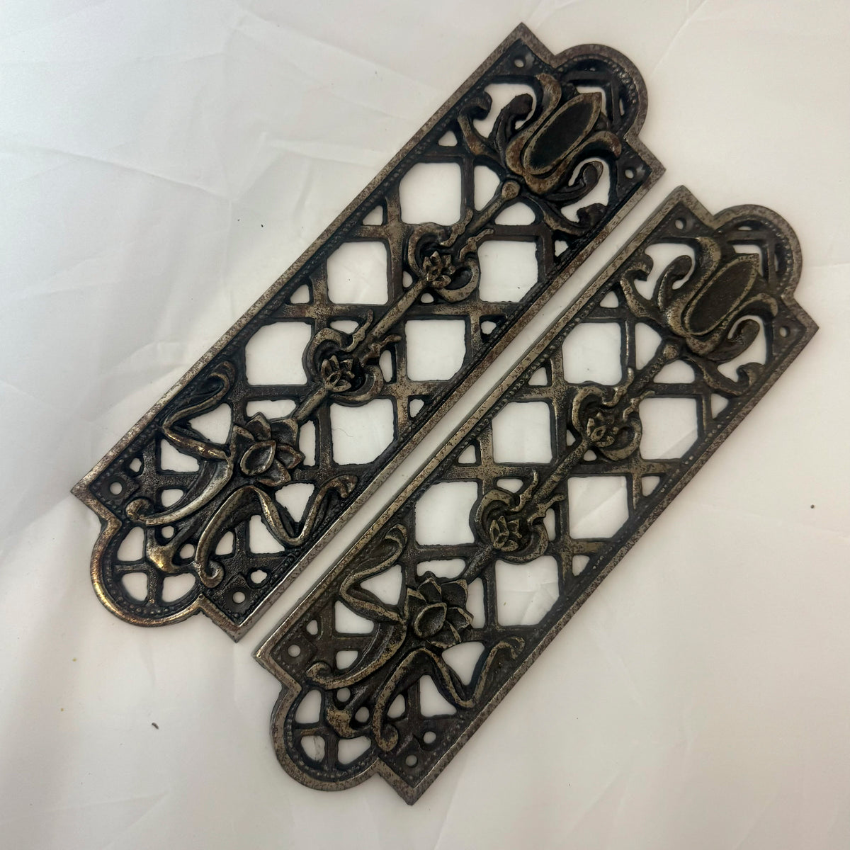 Reclaimed Cast Iron Tulip Finger Plates - 8 Pairs Available | The Architectural Forum