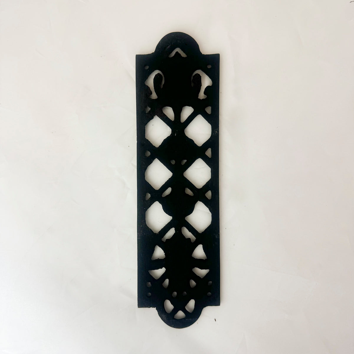 Reclaimed Cast Iron Tulip Finger Plates - 8 Pairs Available | The Architectural Forum