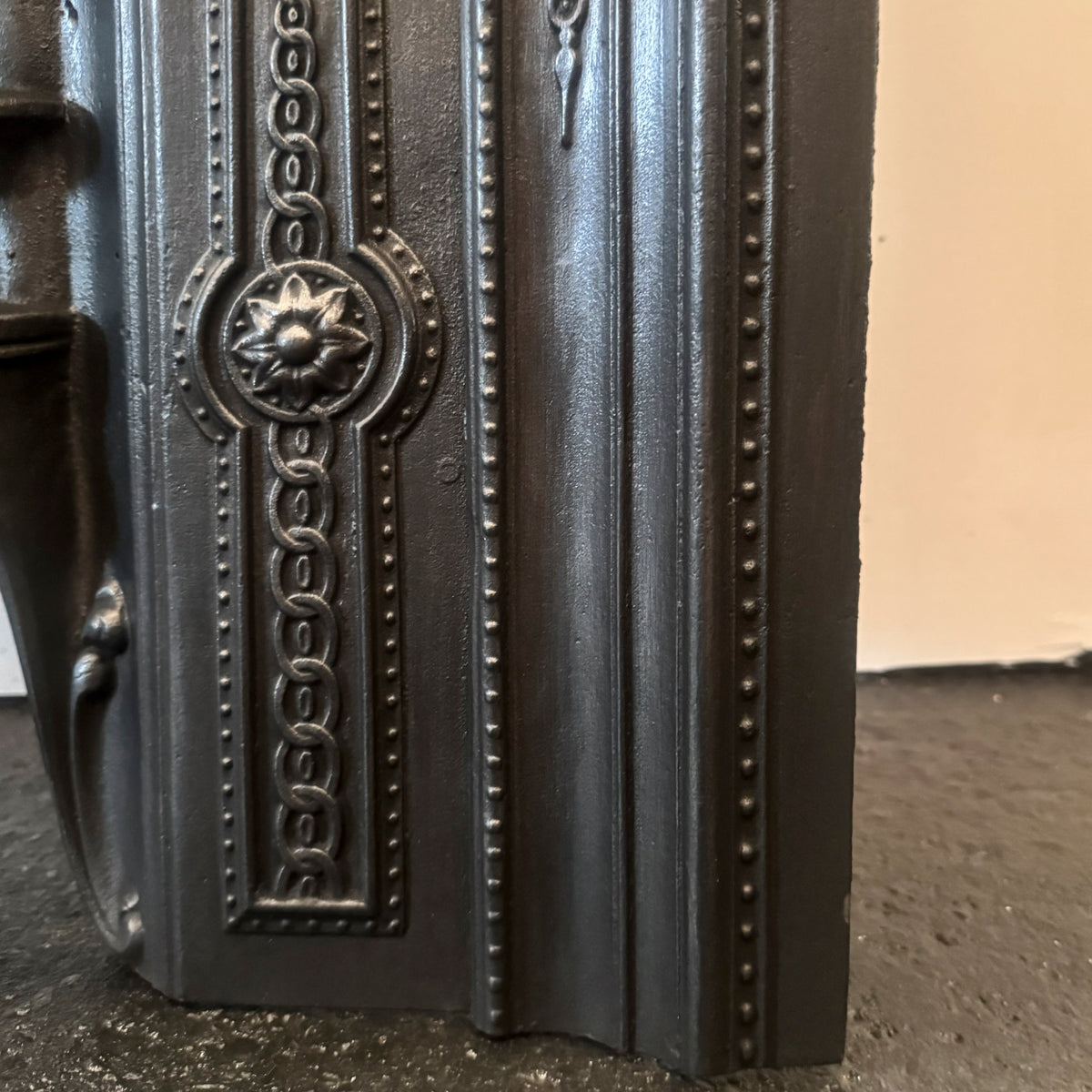 Antique Victorian Cast Iron Hob Grate Insert | The Architectural Forum